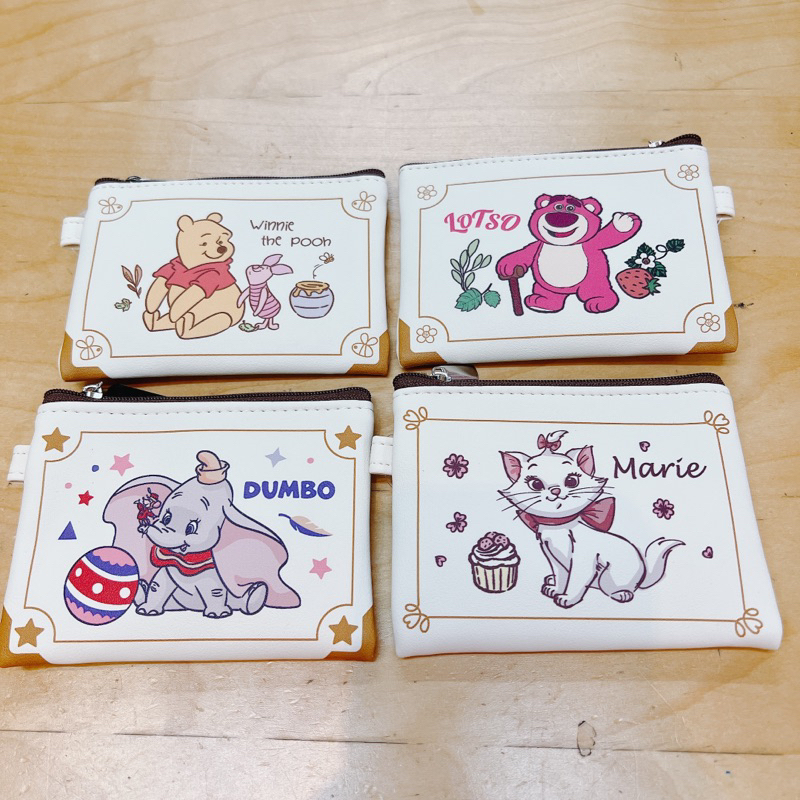 ［翹鬍子]台灣 迪士尼正版授權 維尼 熊抱哥 小飛象 瑪麗貓 瑪莉貓 皮質 防水 小物包 證件套 證件包 零錢包