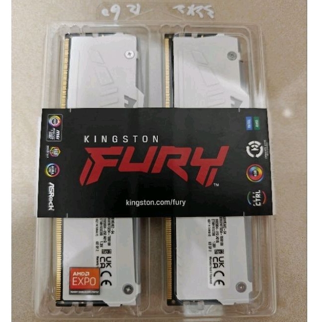 金士頓 FURY 獸獵者RGB DDR5 6000 32Gx2  64GB CL36白/雙參數