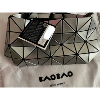 [A&match]日本 ISSEY MIYAKE 三宅一生 BAOBAO 4x6 CARTON立體側揹包 銀