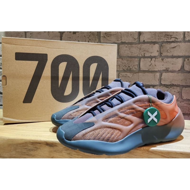 [StockX認證] Adidas Yeezy 700 V3 Copper Fade US9.5