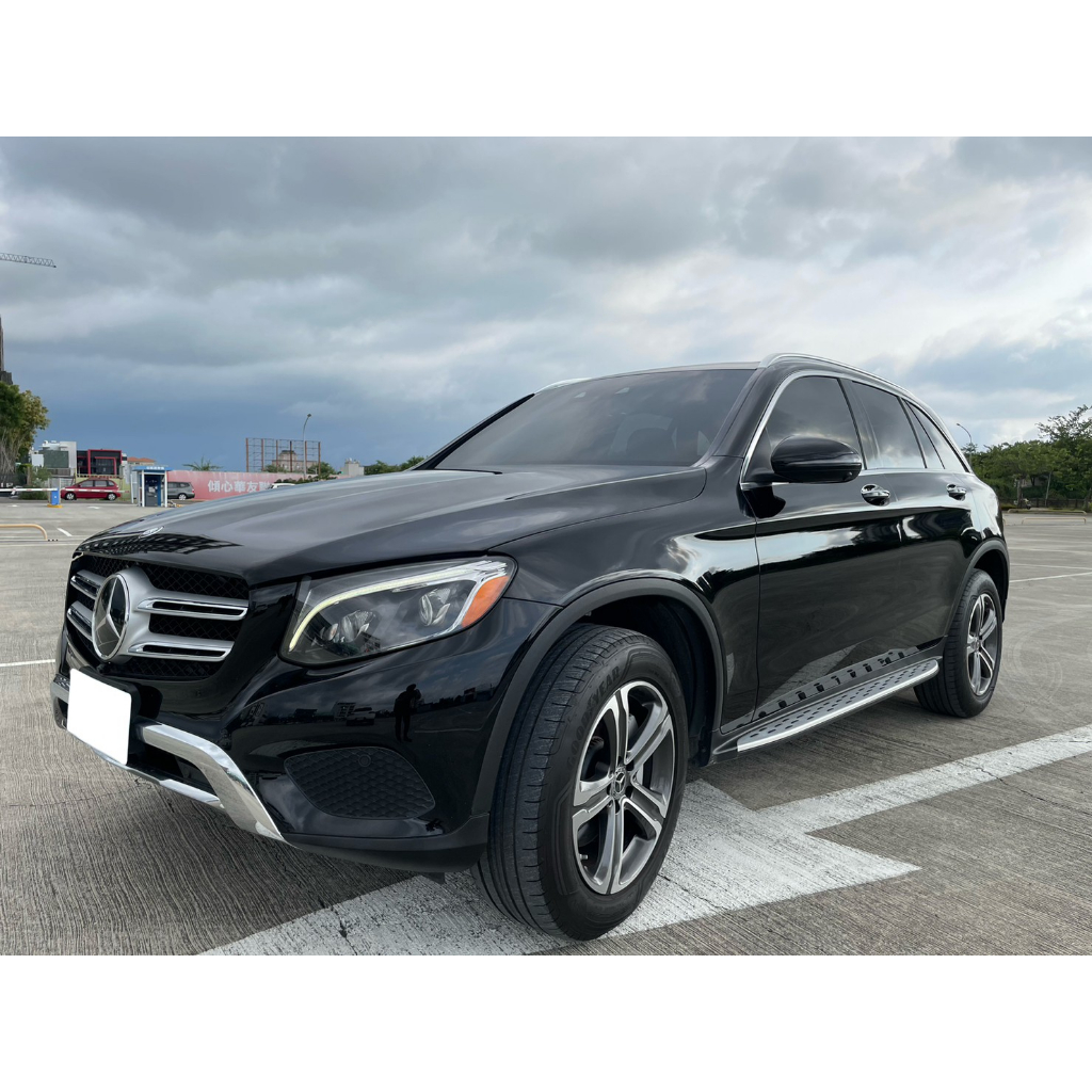 2017 Benz GLC300 SUV 4Matic 配備很滿的GLC 23P駕駛輔助