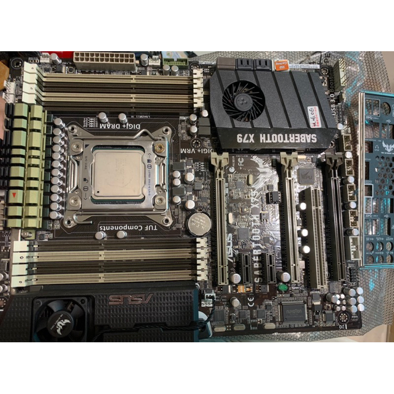 華碩 2011主機板 Asus SABERTOOTH X79 含擋板 支援DDR3 x 8