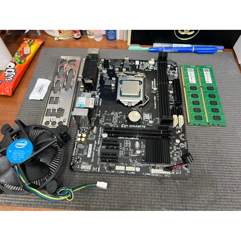 技嘉GA-B81M-DS2主機板+CPU I3 4150+DDR3 4Gx2+風扇+擋板 1150腳位 支援4代