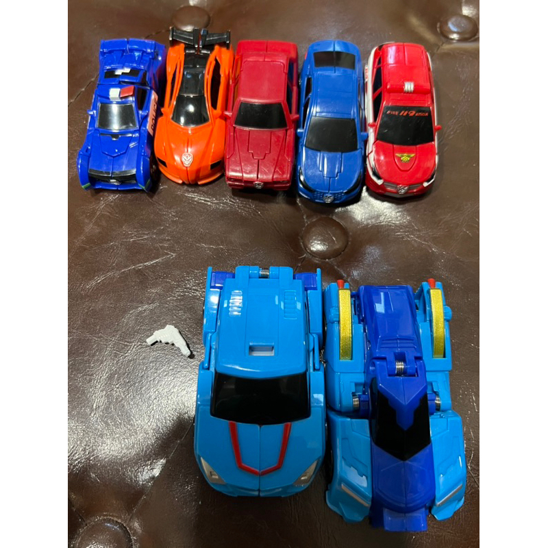 Hello Carbot 變形小車6組- 二手玩具