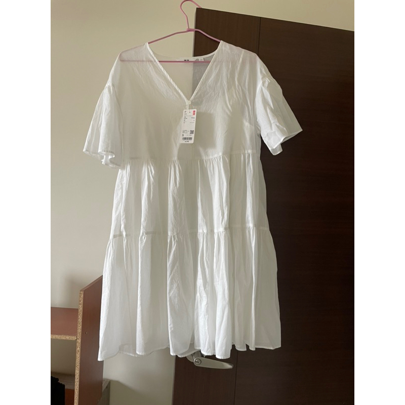 Uniqlo 全新僅試穿 吊牌在 白色蛋糕裙洋裝 S
