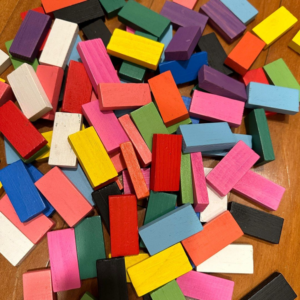 骨牌積木（一組100片） 骨牌 積木 木製骨牌 彩色骨牌 domino 木頭積木 拼圖 遊戲道具 兒童