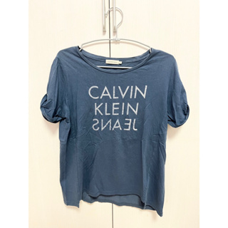 Calvin Klein 反logo設計 t-shirt （袖口設計反摺）