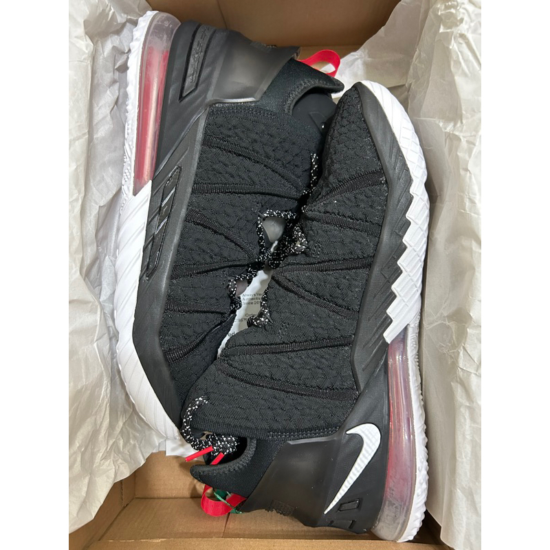 LeBron 18 Bred 黑白紅 海外配色 XDR