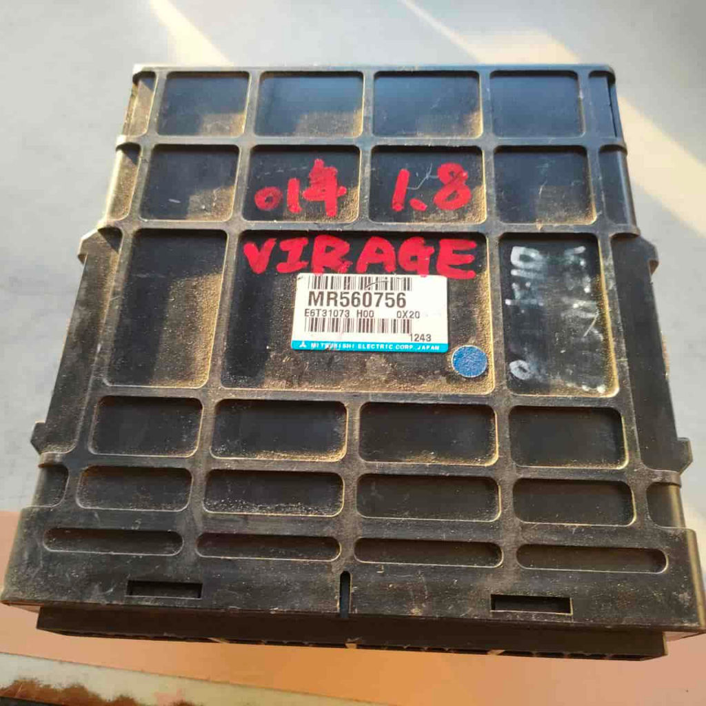 2001 三菱 VIRAGE 1.8 電腦 MR560756 零件車拆下