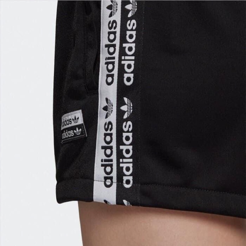 Adidas Originals女大黑白串標短褲（二手）38號