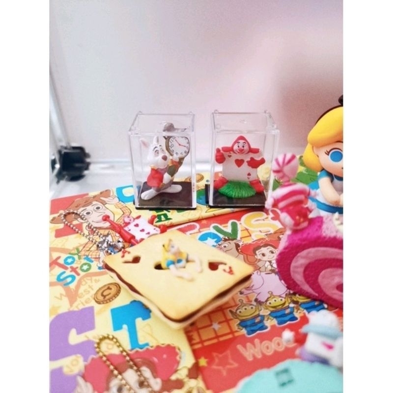 日貨雜貨❤️現貨 日本代購 迪士尼絕版 愛麗絲夢遊仙境 時間兔士兵撲克牌人柴郡貓妙妙貓食玩吊飾三眼怪盲抽盲盒牡蠣寶寶公仔