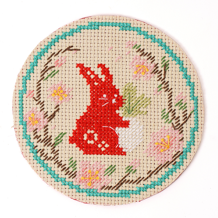【繡XiuCrafts】玉兔迎春-新年杯墊 吉祥圖 十字繡材料套組 | 刺繡 兔子 布雜貨 手作DIY材料包