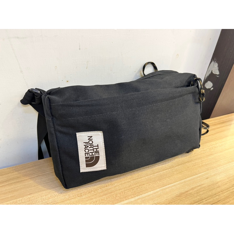 【The North Face】北臉 北面 FIELD BAG 7L 多功能 單肩背包NF0A3KZS