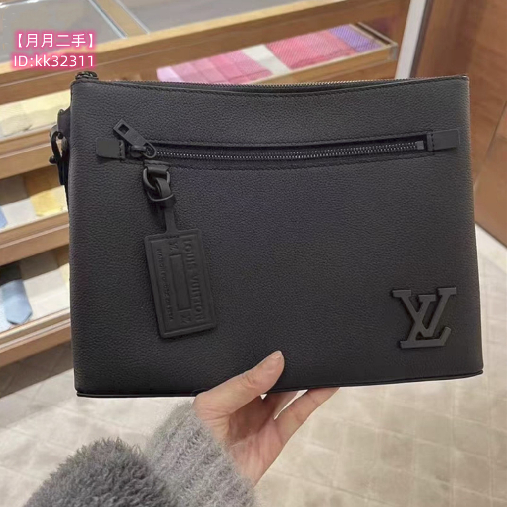 Replica Louis Vuitton MESSENGER VOYAGE LV M59329 for Sale