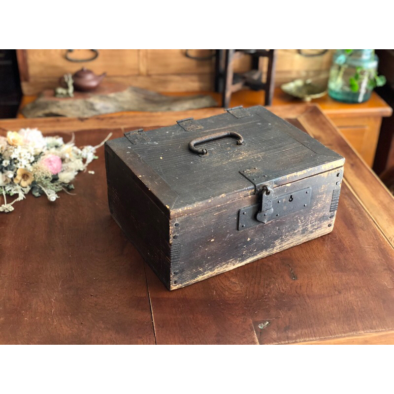 【福三】老日本 老櫃子 老錢箱 錢櫃 老木箱 附鑰匙