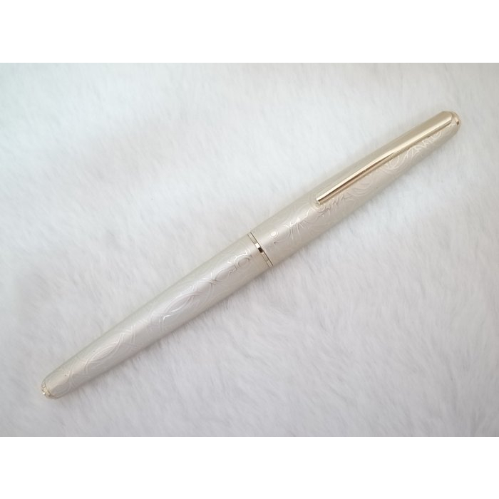 B810 18k 細字-80年代 白金 日本製 全金屬 唐草長鋼筆 (9.5成新)