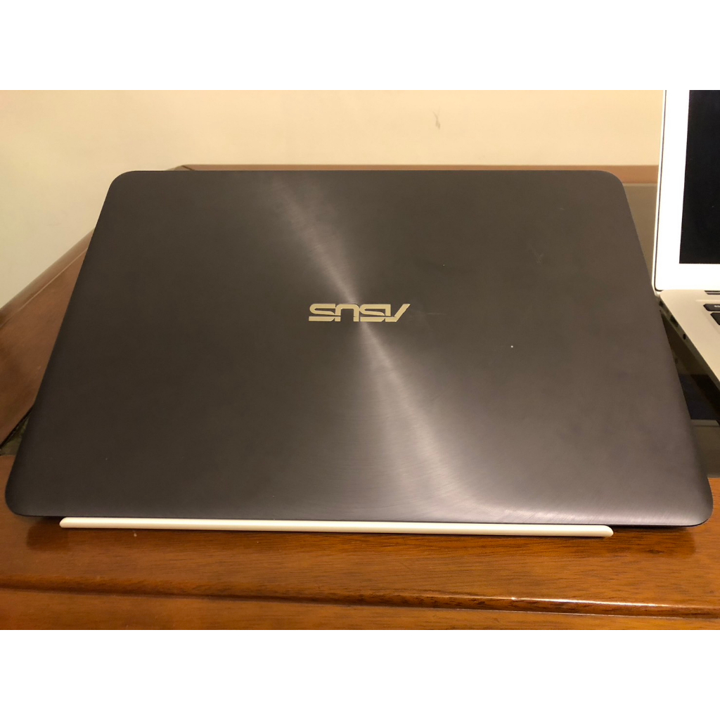 ASUS ZenBook UX305F(二手)