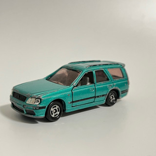 Nissan Stagea Tomica No.82 1998 TOMY 絕版 小綠車 可開門 日產