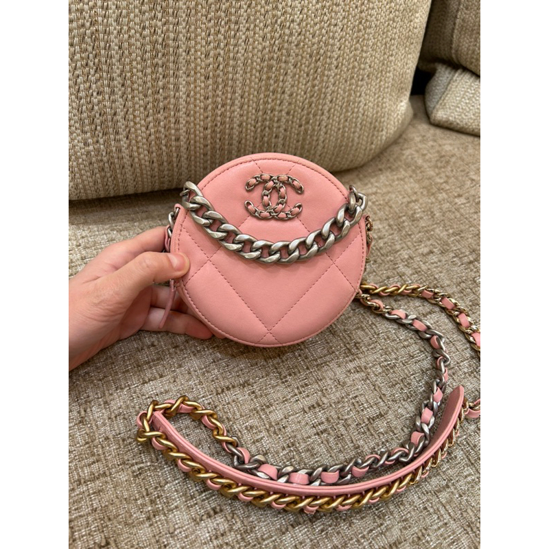 Chanel 19粉紅色小羊皮斜背圓餅包（7成新）