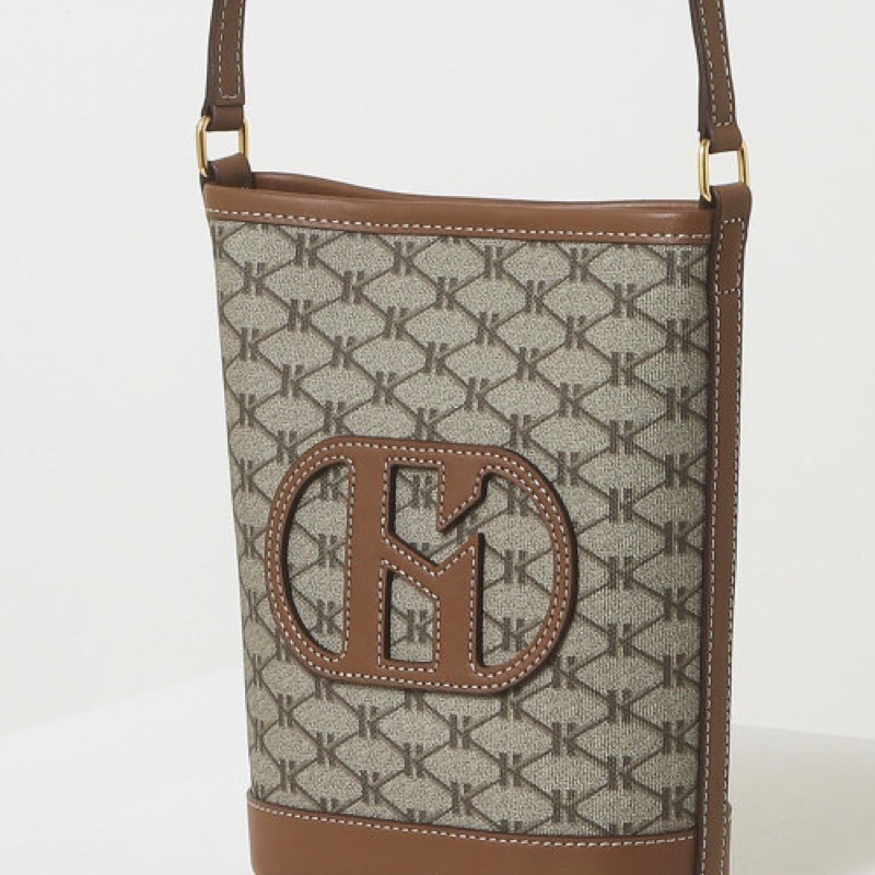 專櫃品牌HAZZYS  Mini Cross Bag 斜背包 側背包（二手）