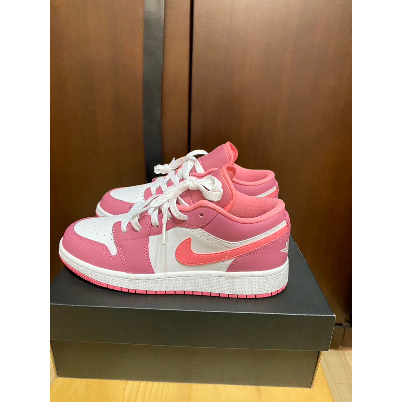 Jordan 1 Low GS 熊抱哥 桃紅 553560-616