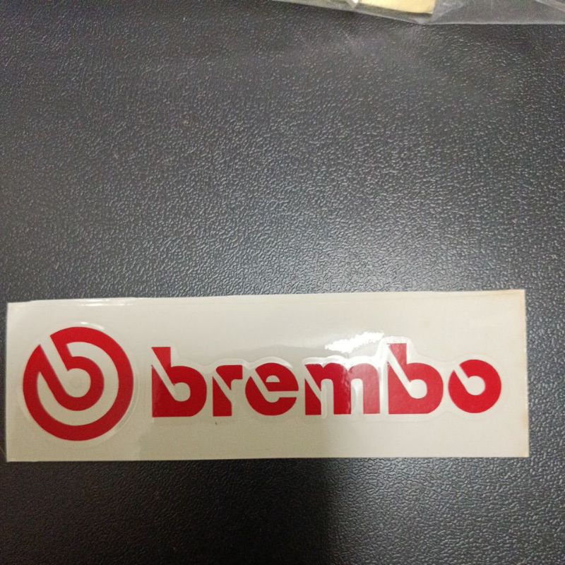 Brembo 貼紙。