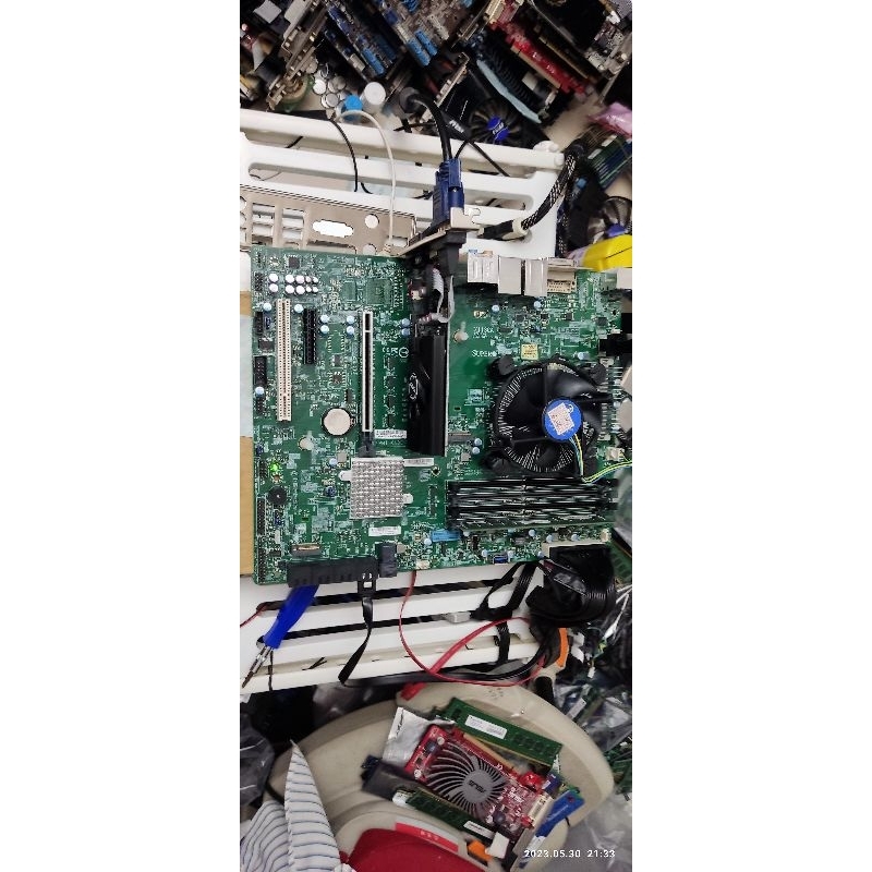 自取 超微 X11SCA 伺服器 賣 主機板 含擋板 含 e-2124 cpu 含塔散 沒有灰塵
