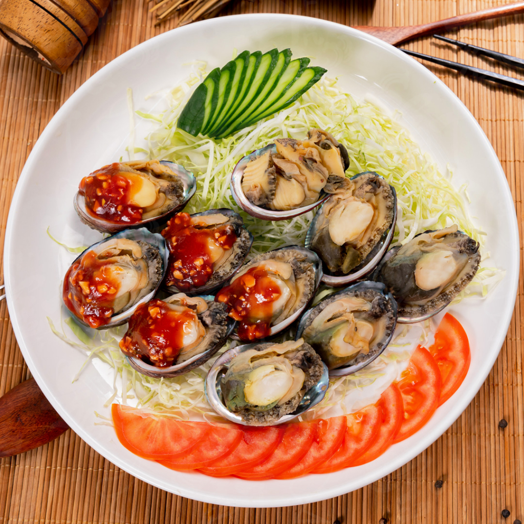 【饕針】熟凍鮑魚10P 750g±5% ◆ 中國四大名貴食材之首 ◆ 口感軟Q、營養豐富 ◆ 含豐富高蛋白，熱量超低