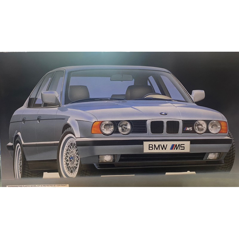 《模王》現貨 BMW M5 5系列 很像 E34 比例 1/24 組裝模型 需黏著+上色 Fuji