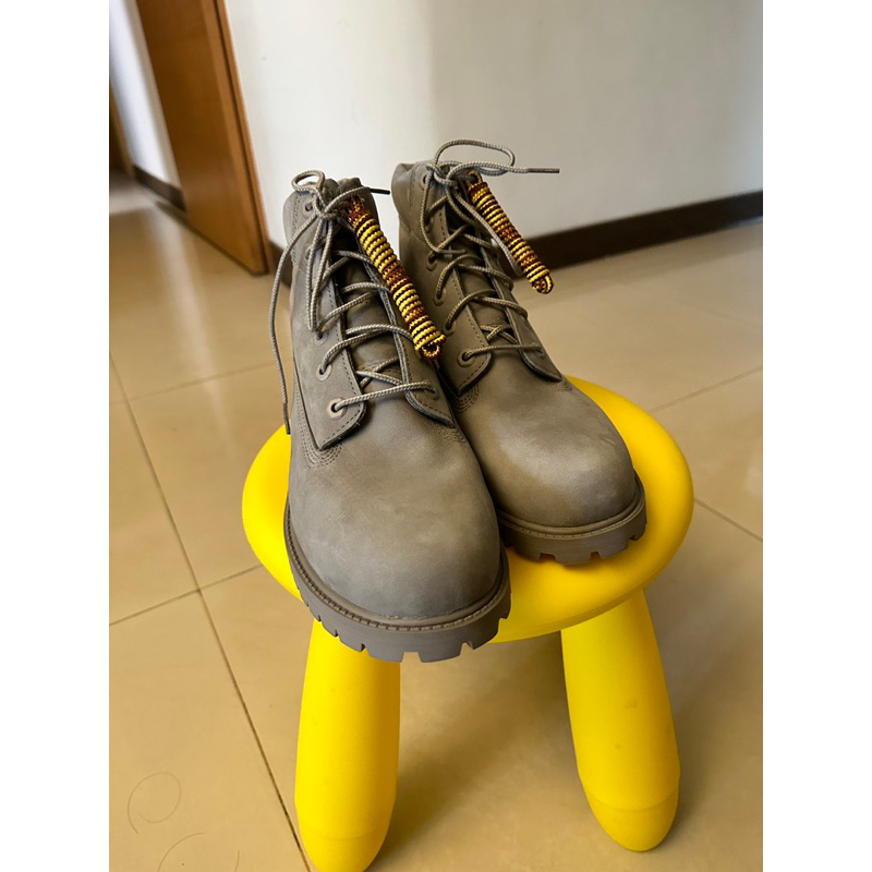 全新Timberland 灰靴女鞋（25cm)