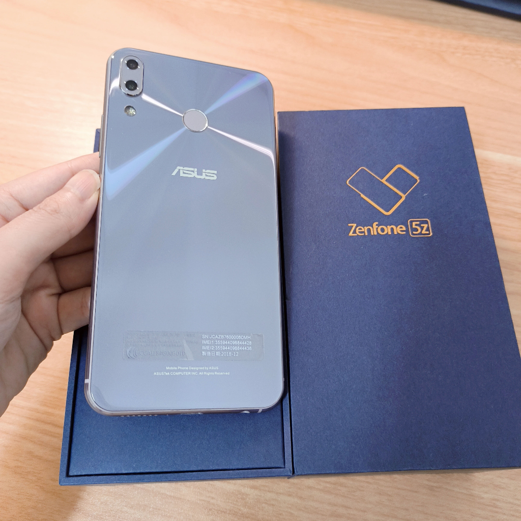 二手機 ASUS ZenFone 5Z【6G/64GB】【附原廠充電頭+耳機】加贈線+保護貼 ZS620KL(Z01RD