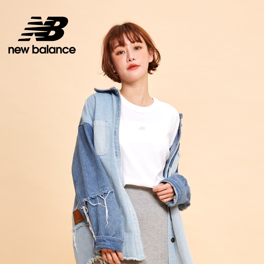【New Balance】 NB 寬鬆圓領刺繡LOGO短袖上衣_女性_白色_AWT33510WT