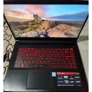 MSI GF63 主機板故障維修 不開機 不過電 會自動斷電 螢幕破裂更換 畫面顯示異常 轉軸故障 殼裂 軸殼卡住