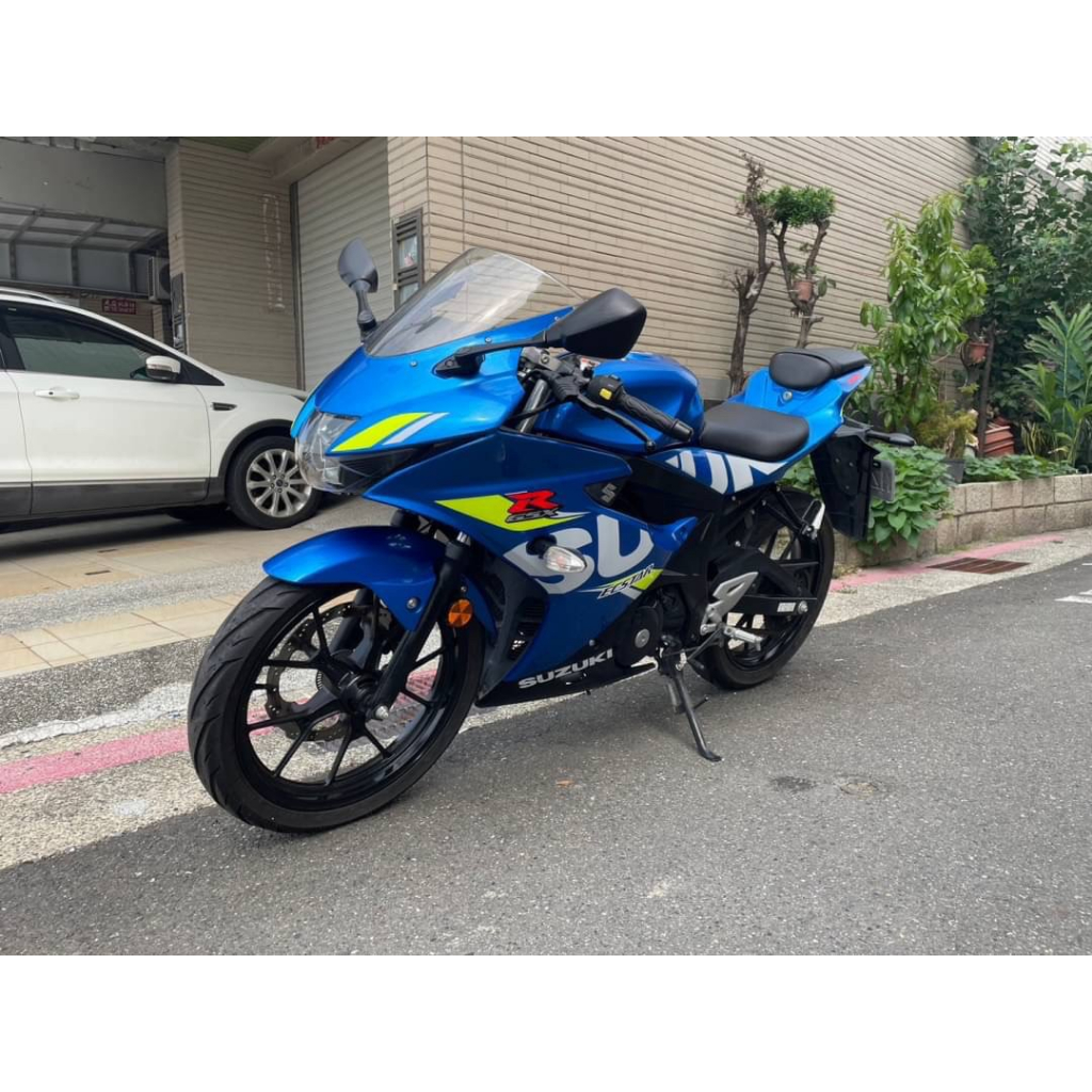 SUZUKI GSX-R150二手檔車中古車配合全額.超額.學生貸款強力過件白牌黃牌紅牌仿賽街車大型重機滿18即可辦理