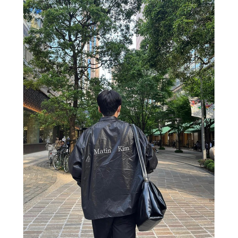 📌現貨+預購 Jhih’s韓國代購 Matin Kim 經典LOGO COATING JUMPER 光澤感外套 教練外套