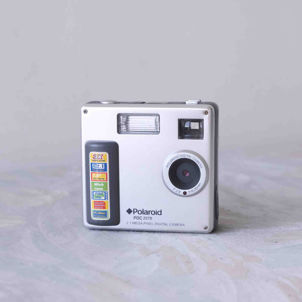 Polaroid pdc 2070 方塊機 早期 CCD 數位相機 (粗糙風 LOMO 有暗角)
