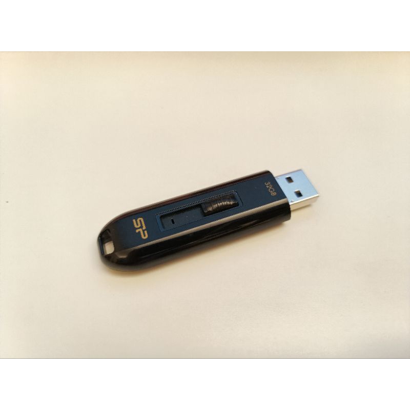SP廣穎 32GB USB 隨身碟（新）