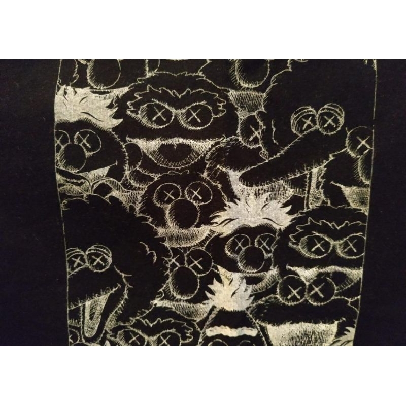 日本 Uniqlo x KAWS 絕版 公司貨 MoMA UT 童裝120公分 口袋 t恤 嘻哈 塗鴉 紐約 芝麻街