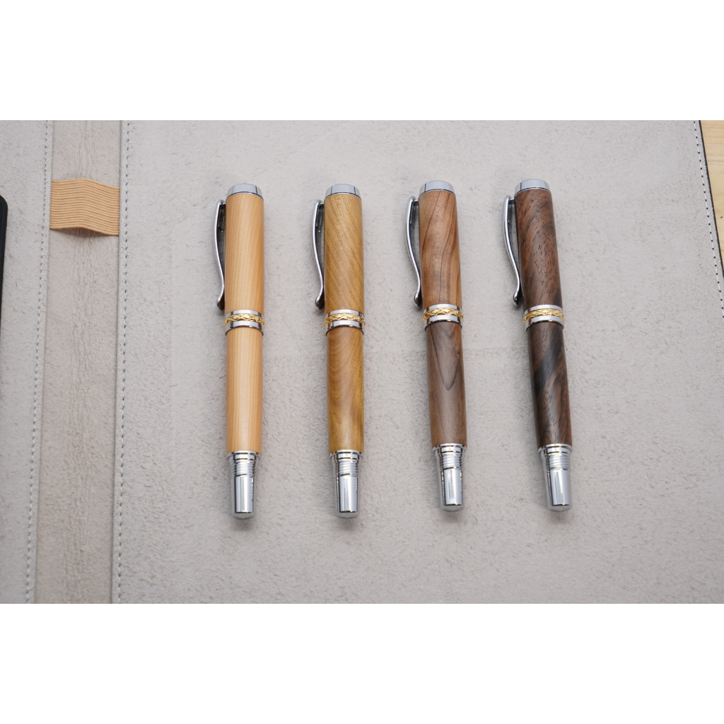 《紅豆杉、肖楠、亞杉、印尼黑檀》 手工木製旋蓋式鋼筆、鋼珠筆 木頭筆 手作 木製筆