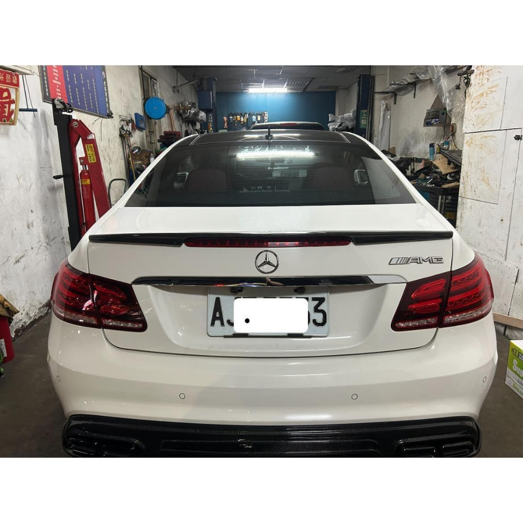 賓士 Benz W207 AMG款碳纖維尾翼 E250後尾翼 E300碳纖鴨尾 E200碳纖維尾翼 W207尾翼