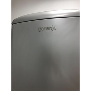 英國 Gorenje 歌蘭尼復古冰箱，307公升，上冷藏下冷凍