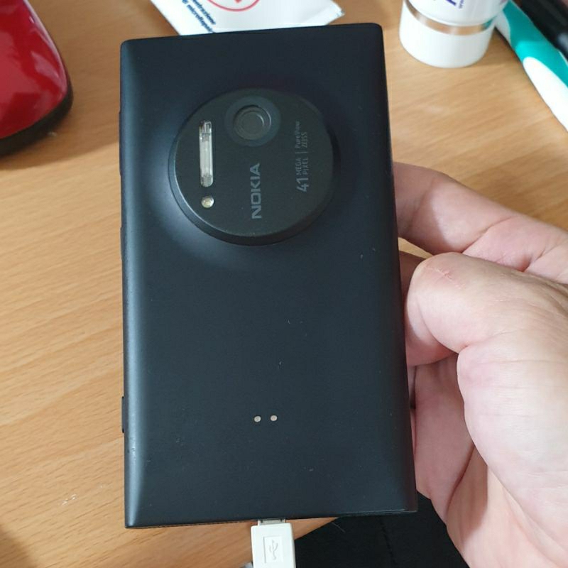 出清經典收藏  Nokia Lumia 1020  黑色  外觀95成新   4100萬  單手機  附旅充