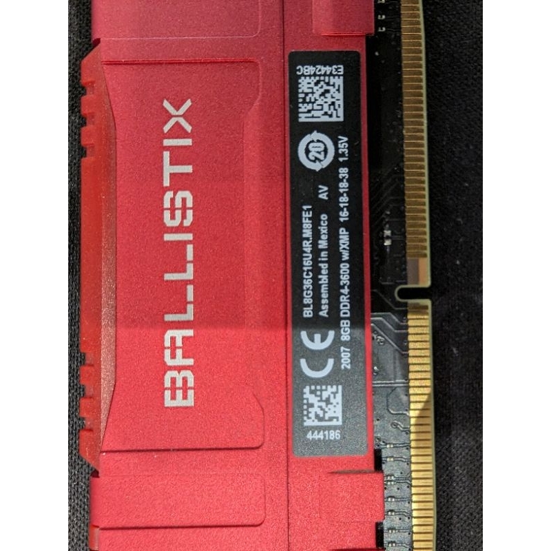 美光 DDR4 3600Mhz Gaming 16GB(8g+8g) CL16 BL8G36C16U4R (紅)