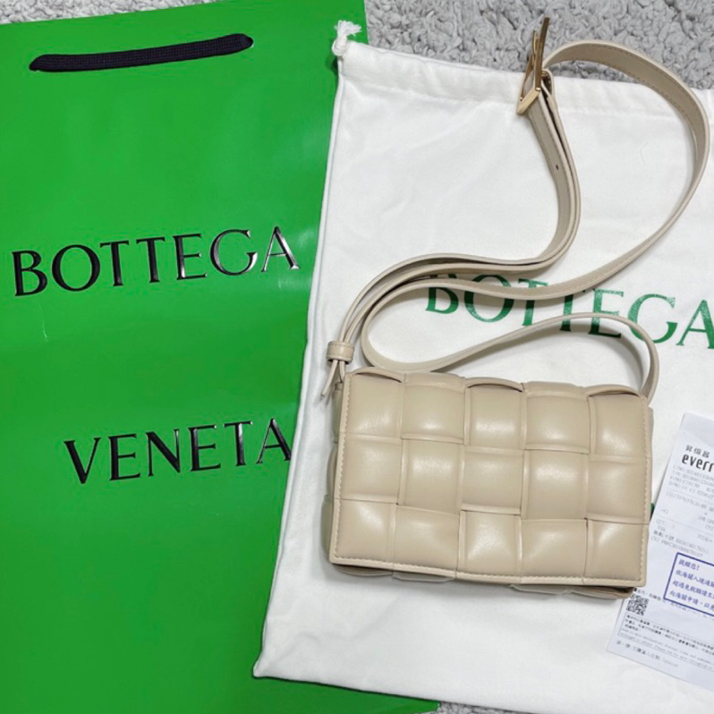 Bottega Veneta Small Padded Cassette 枕頭包