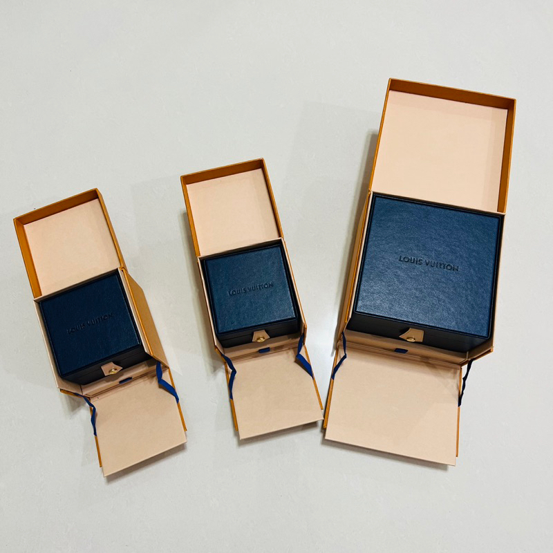 二手 新款 LV LOUIS VUITTON 路易威登 皮革飾品盒 珠寶盒 項鍊盒 手鍊盒 戒盒 戒指盒 戒盒 絨布袋