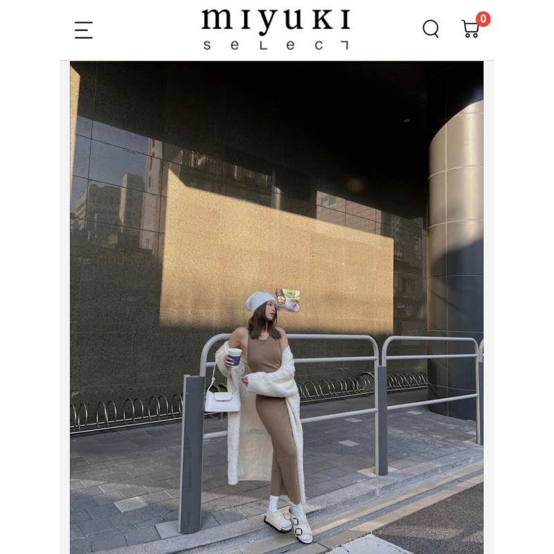 Miyuki 扭結露背針織長洋裝 /S