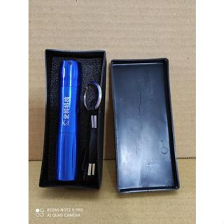 (板橋百貨店) 強光LED手電筒 鋁合金外殼 (9.5x1.8公分) 附吊帶