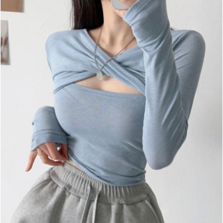 GIRLS THING】正韓 扭結前挖空造型長袖上衣 長袖T 扭結上衣 胸前挖空 合身上衣 貼身 春夏新品 女裝 代購