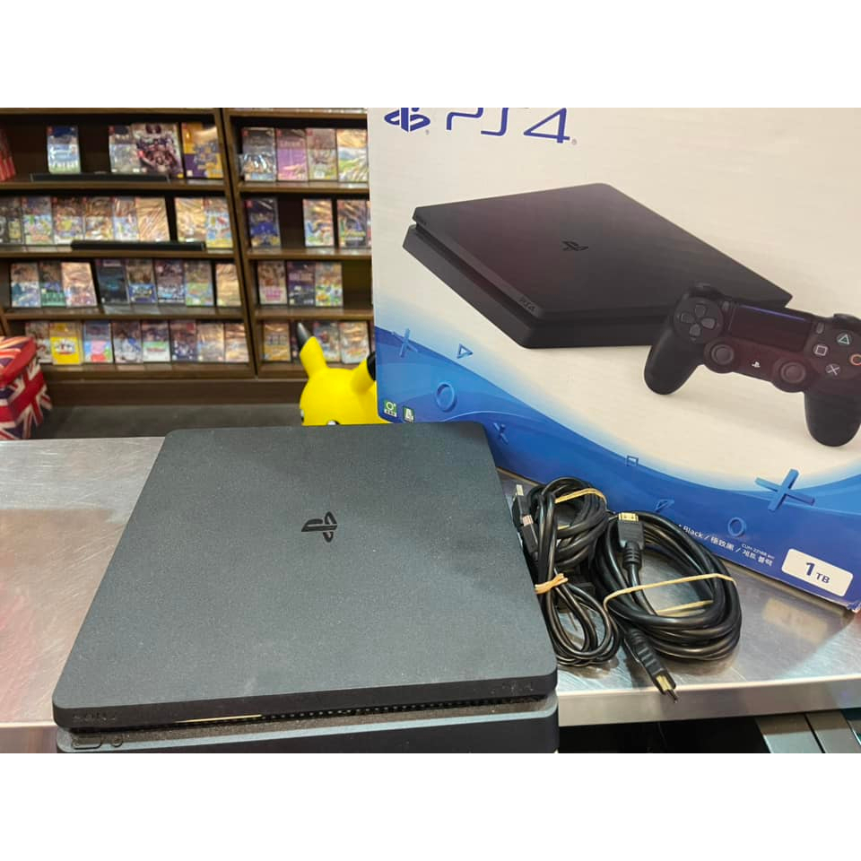 【哈電玩】PS4☆二手品只面交☆PS4 SLIM 1TB 2218B型 黑色