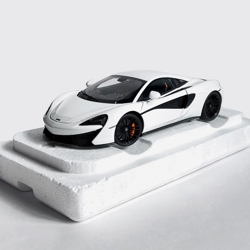 AUTOart 1/18 McLaren 570S